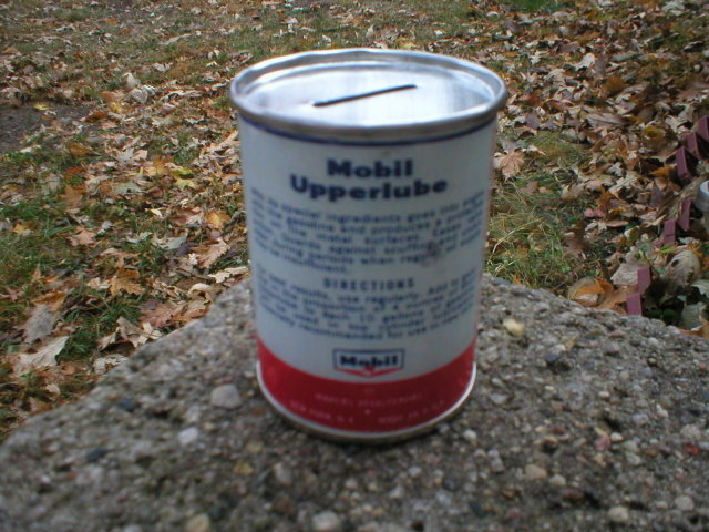 NEW MOBIL UPPERLUBE OIL CAN BANK