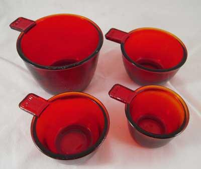 FOUR PIECE MEASURING CUP SET RED