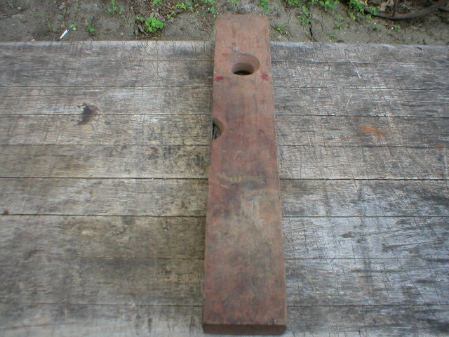 OLD ANTIQUE WOOD LEVEL