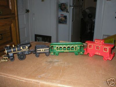 TRAIN CAST IRON FOUR PIECE