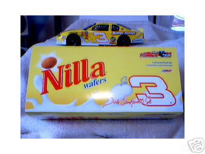 DALE EARNHARDT JR. 1:24 DIECAST CAR NILLA WAFERS