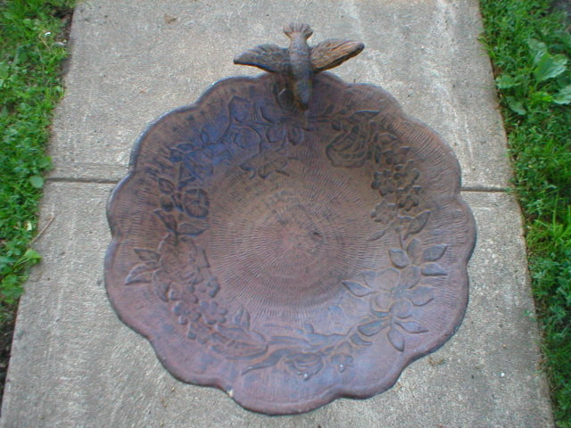RUSTIC CAST IRON HUMMINGBIRD BIRDBATH GARDEN DECOR