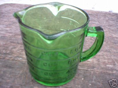 GREEN DEPRESSION STYLE GLASS MEASURING CUP 3 SPROUTS