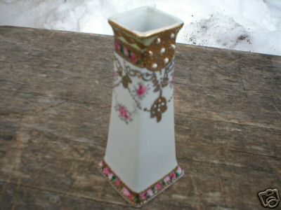SMALL VASE MARKED NIPPON