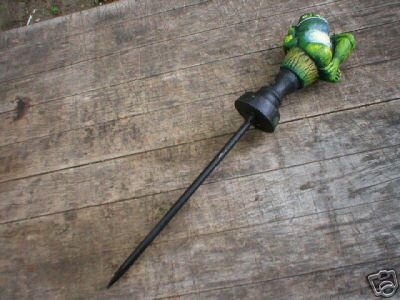 CAST IRON FROG HOSE GUIDE IOWA YARD GARDEN DECOR