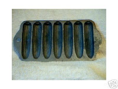 SMALL CAST IRON CORN PAN