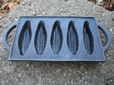 SMALL CORN PAN w HANDLES CAST IRON COLLECTIBLE NR