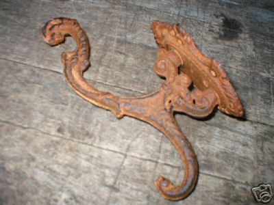 TWO LION'S HEAD CAST IRON RUSTIC VICTORIAN HOOKS