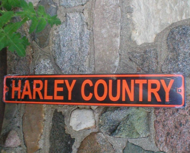 HARLEY COUNTRY TIN SIGN