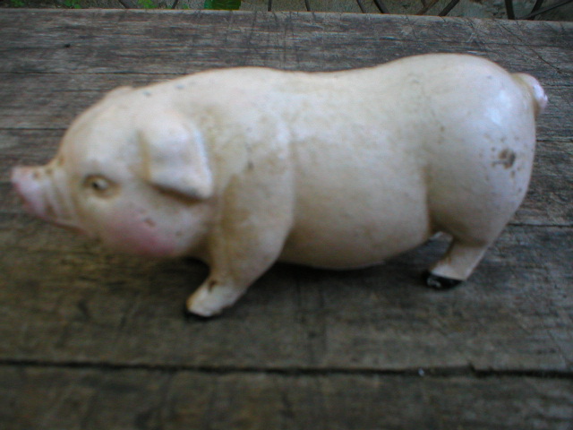 CAST IRON PINK PIG BANK COLLECTIBLE PIGS