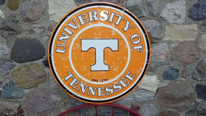UNIVERSITY OF TENNESSEE LARGE 24