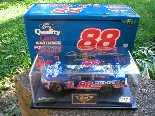 DALE JARRETT NASCAR 1:24 REVELL DIECAST STOCK CAR D