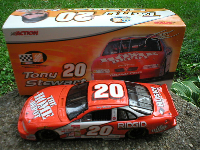 TONY STEWART NASCAR 1:24 ACTION DIECAST STOCK CAR N