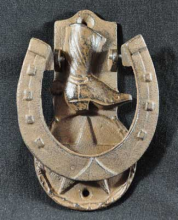 BOOT HORSESHOE DOOR KNOCKER CAST IRON