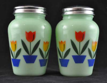 JADE JADITE JADEITE TULIPS DESIGN SALT AND PEPPER SET