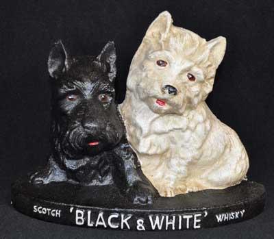 CAST IRON SCOTCH BLACK WHITE WHISKEY TWO DOGS DOORSTOP
