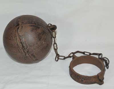 BALL & CHAIN RUSTIC CAST IRON