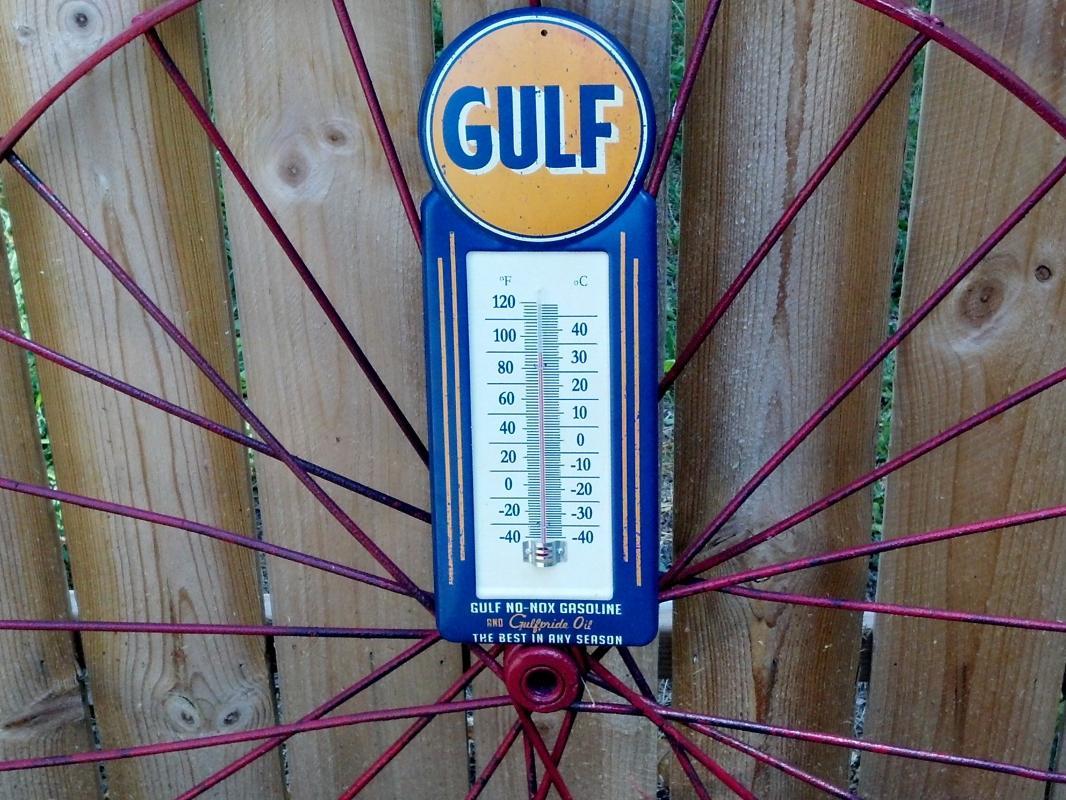 GULF THERMOMETER HEAVY METAL OLD LOOK
