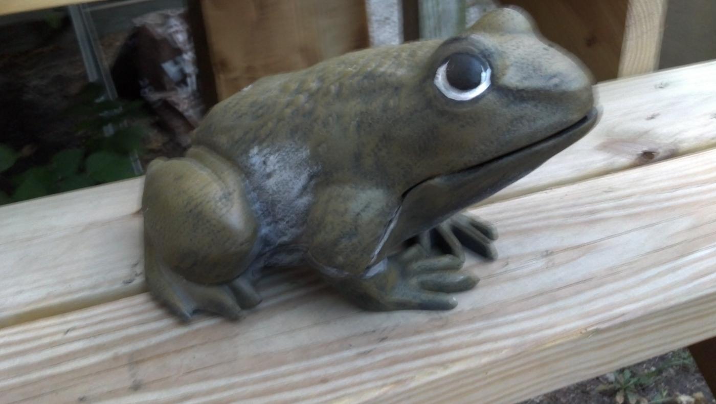 BROWN FROG HEAVY CAST IRON