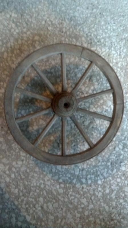 Small Old Wood Wagon Wheel Steel Rim Band Cabin Lodge Man Cave Home Garage Decor
