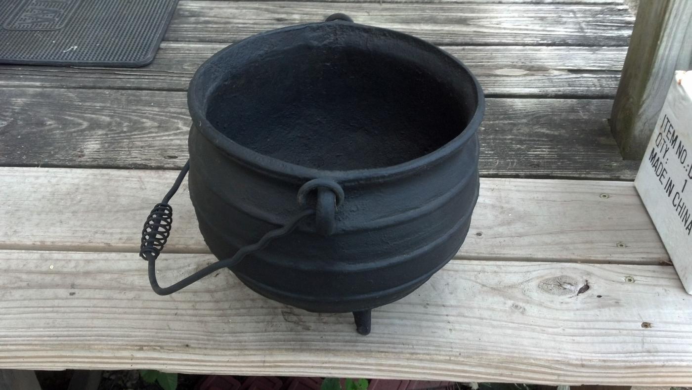 Outdoor Campfire Cooking Kettle w/Handle Open Fire Cast Iron Cabin Decor