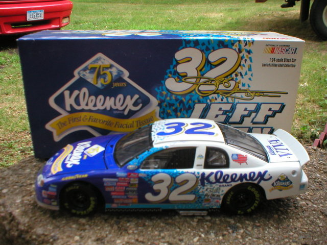 JEFF GREEN 1:24 #32 KLEENEX DIECAST CAR G