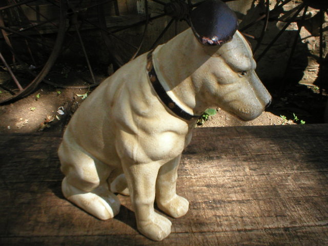 BIG CAST IRON NIPPER COLLECTOR DOG