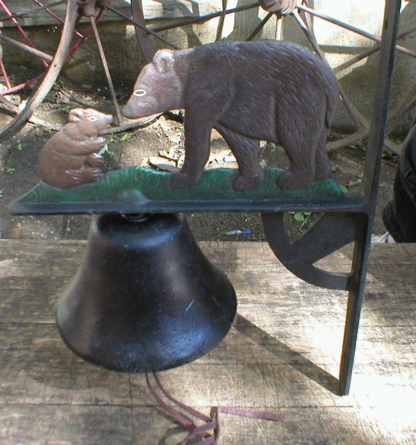BEAR w/ CUB BELL CAST IRON CABIN LODGE DECOR