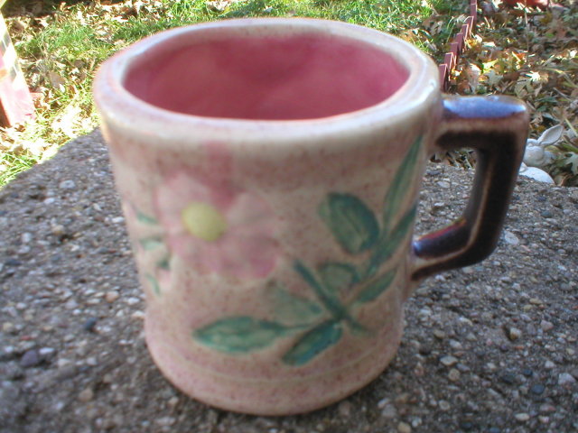 MAJOLICA ETRUSCAN MUG IOWA COLLECTORS ITEM
