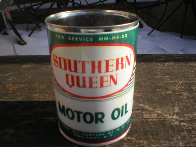 NEW SOUTHERN QUEEN MOTOR OIL 32 FL. OZ. METAL CAN S