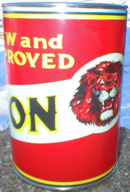 NEW LION HEAD GILMORE MOTOR OIL 32 FL. OZ. METAL CAN