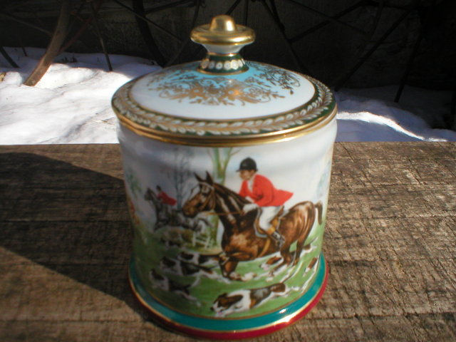ENGLISH FOX HUNT MOTIF SCENE ON TOBACCO JAR E