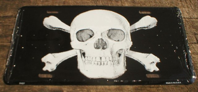 SKULL CROSSBONES LICENSE PLATE SIGN METAL ADV AD SIGNS