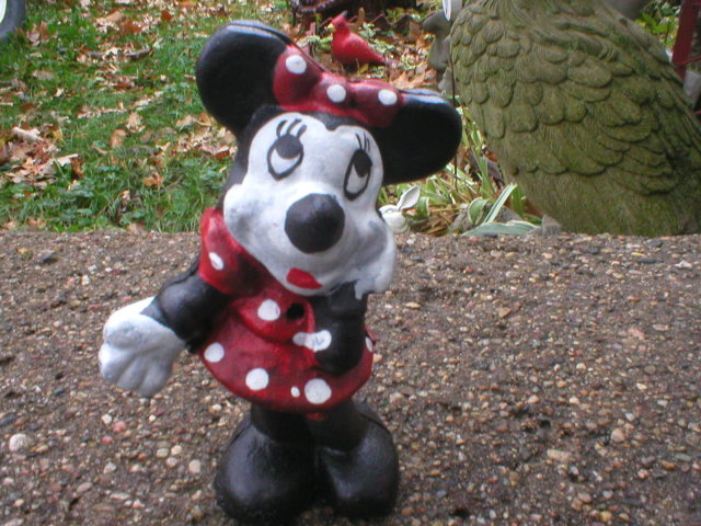 MINNIE MOUSE COIN BANK CAST IRON