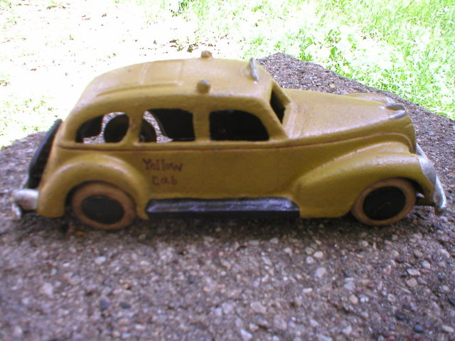 CAST IRON YELLOW CAB TAXI TO CAR DECORATIVE IRONWARE C