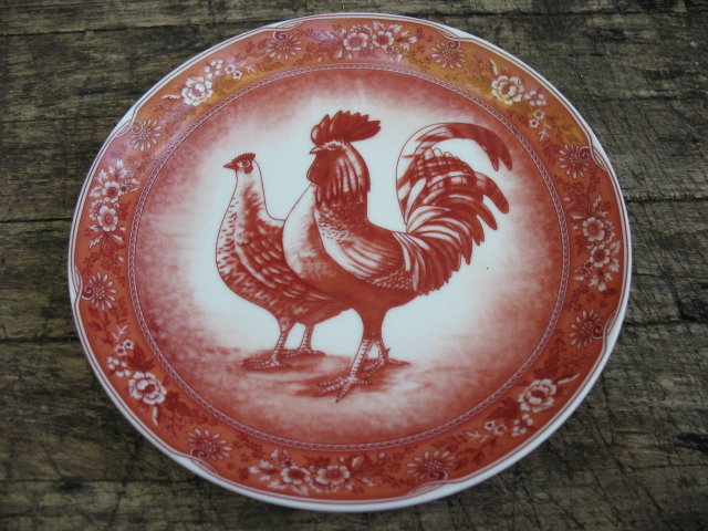 PORCELAIN RED TRANSFERWARE ROOSTER PLATE R