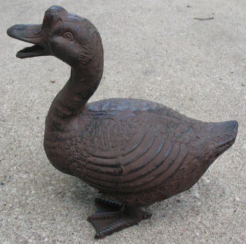 CAST IRON RUSTIC DUCK HOME GARDEN DECK DECOR D