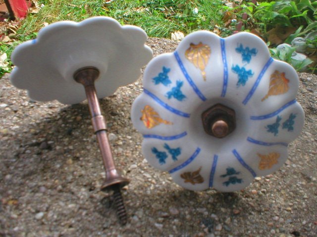 1 PAIR BLUE FLOWER PORCELAIN CURTAIN DRAPE TIEBACKS P