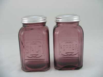 ONE SET AMETHYST SQUARE SALT & PEPPER SHAKERS A
