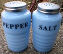 ONE SET DELPHITE RIBBED SALT & PEPPER SHAKERS D