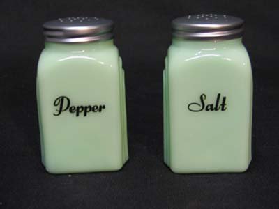 JADE JADITE JADEITE ARCH SALT & PEPPER SET J