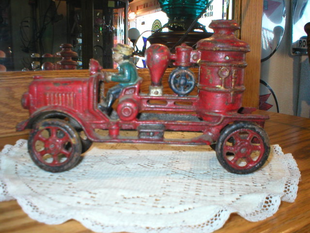 CAST IRON FIRE ENGINE IRONWARE DECOR F