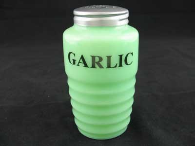 JADE JADITE JADEITE RIBBED GARLIC SPICE SHAKER S