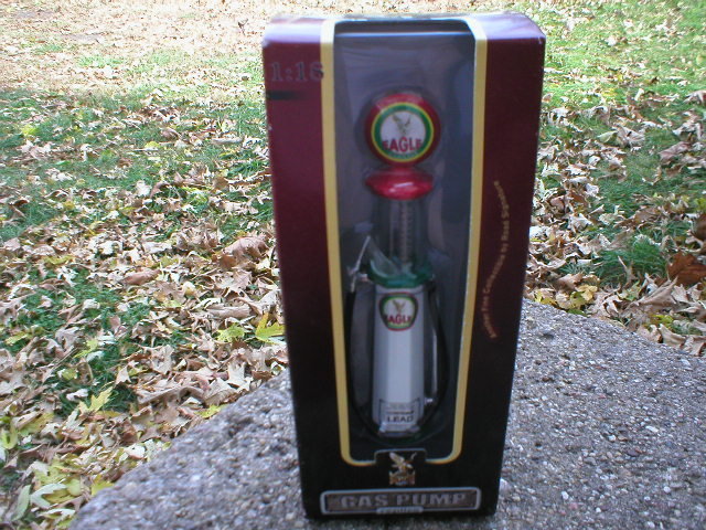 EAGLE GASOLINE DIECAST GAS PUMP E