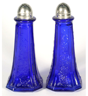 ONE SET BLUE TALL SALT & PEPPER SHAKERS S