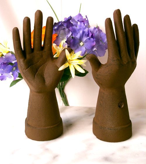 CAST IRON PAINTED RUST HAND RING HOLDER R