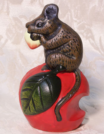 CAST IRON APPLE AND MOUSE DOORSTOP A