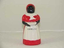 BLACK AMERICA PORCELAIN HAND PAINTED MAMMY GARLIC SHAKER