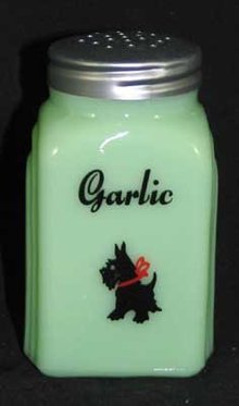 JADE JADITE JADEITE SCOTTY GARLIC SHAKER S