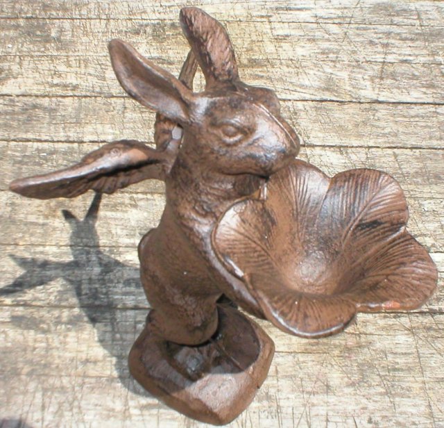 RUSTIC BUNNY BUTLER CAST IRON